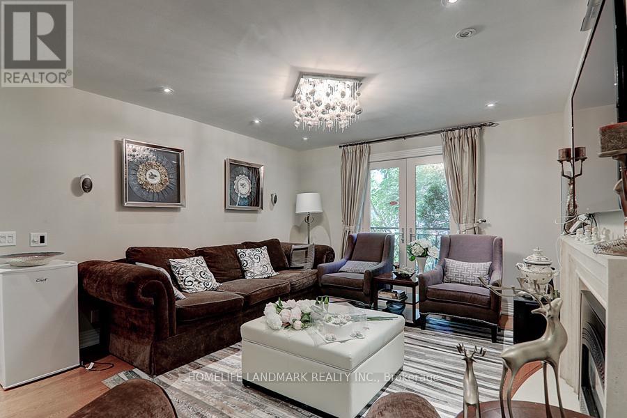 35 Gardiner Road E, Toronto, Ontario  M5P 3B6 - Photo 7 - C12833750