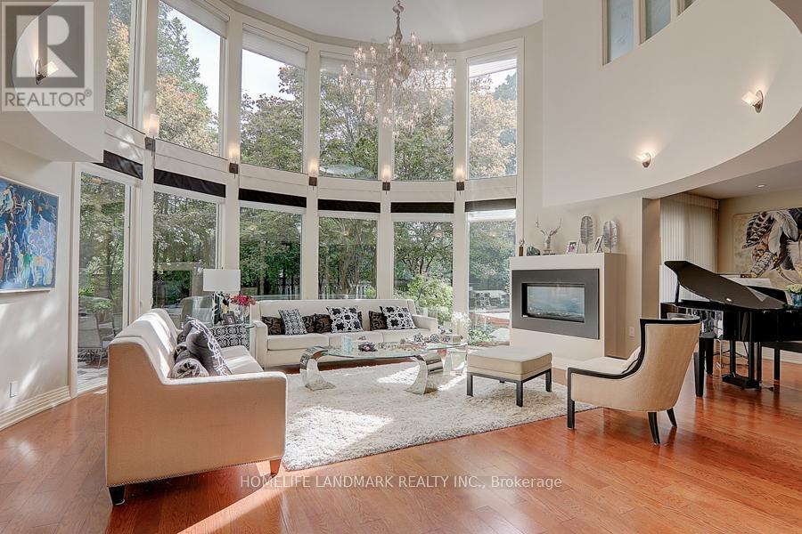 35 Gardiner Road E, Toronto, Ontario  M5P 3B6 - Photo 8 - C12833750