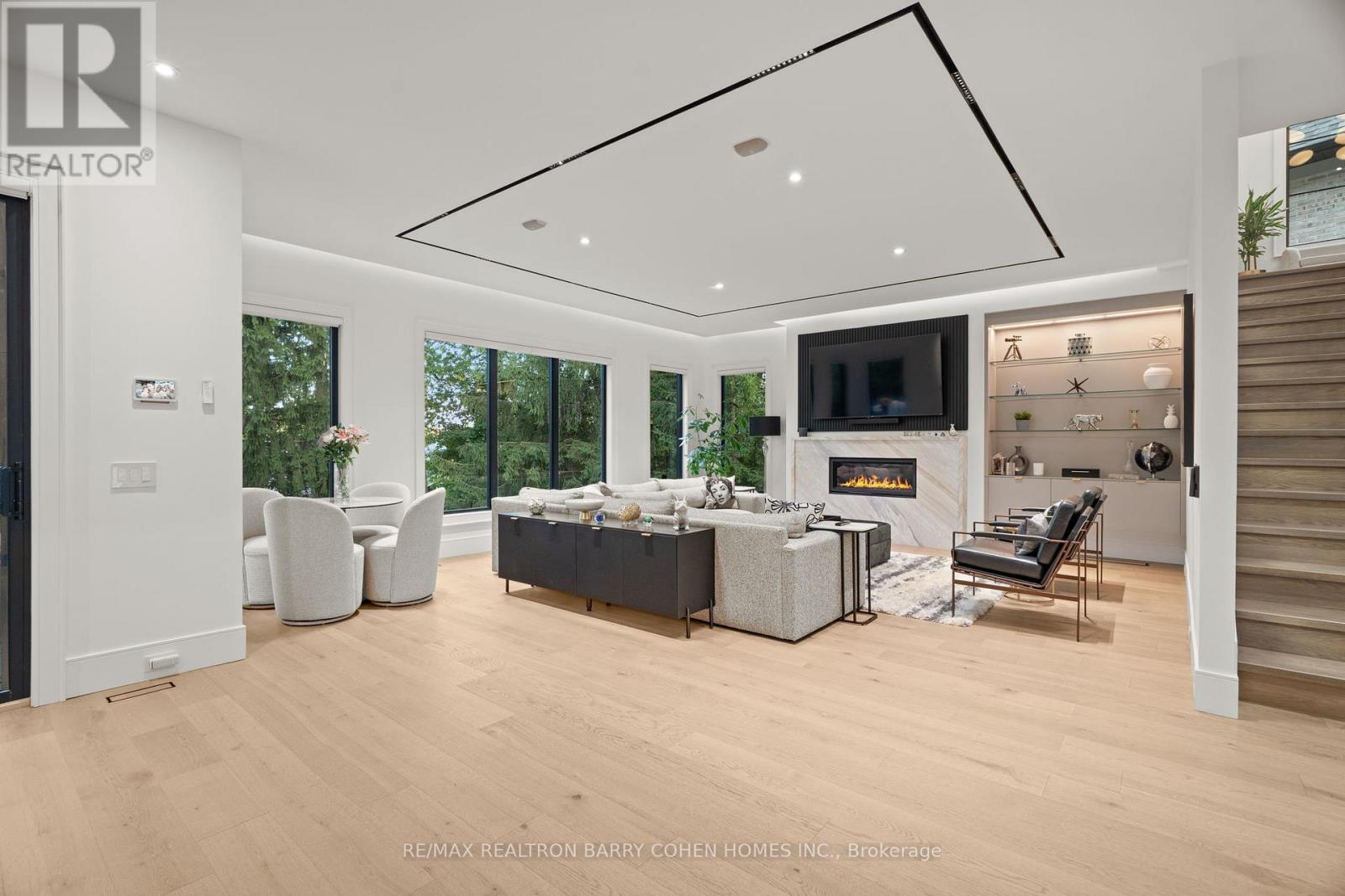 165 Leacrest Road, Toronto, Ontario  M4G 1E7 - Photo 15 - C12833832