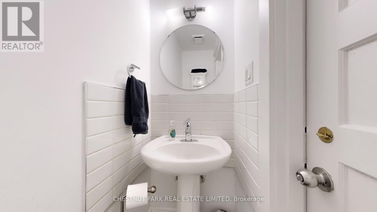 9 Edgedale Road, Toronto, Ontario  M4X 1N5 - Photo 13 - C12833858