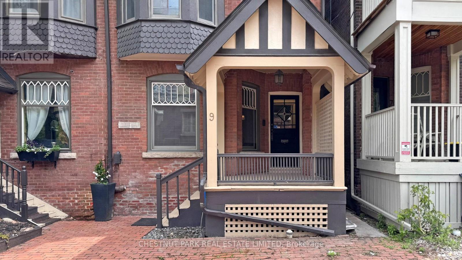 9 Edgedale Road, Toronto, Ontario  M4X 1N5 - Photo 2 - C12833858