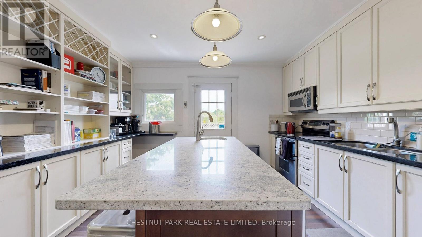 9 Edgedale Road, Toronto, Ontario  M4X 1N5 - Photo 23 - C12833858