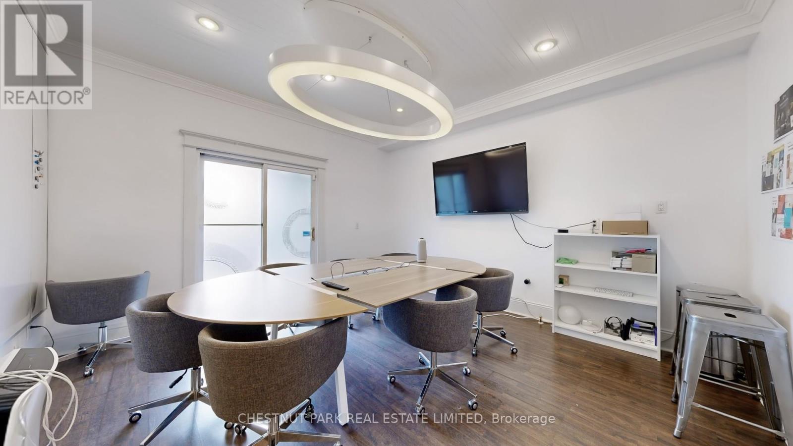 9 Edgedale Road, Toronto, Ontario  M4X 1N5 - Photo 9 - C12833858