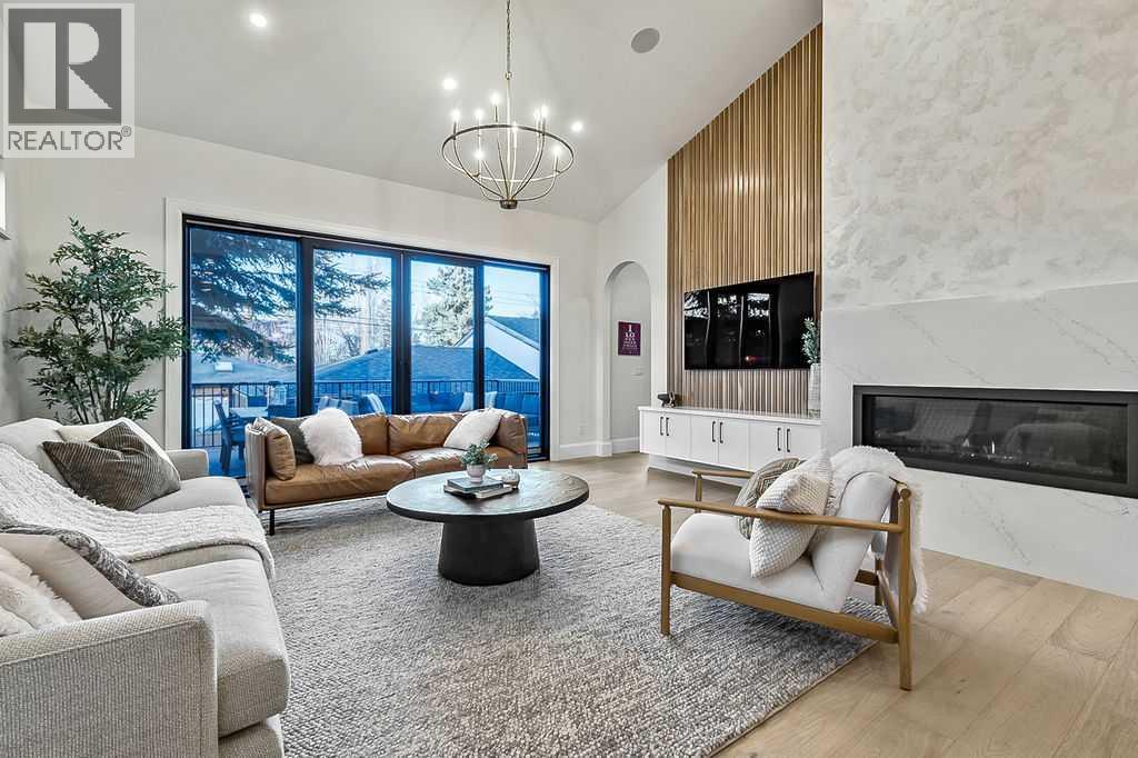 56 Lissington Drive Sw, Calgary, Alberta  T3E 5E3 - Photo 11 - A2279175