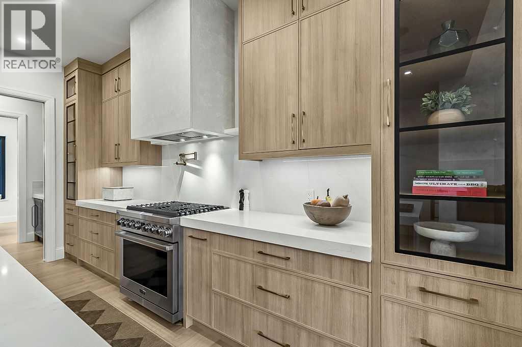 56 Lissington Drive Sw, Calgary, Alberta  T3E 5E3 - Photo 7 - A2279175