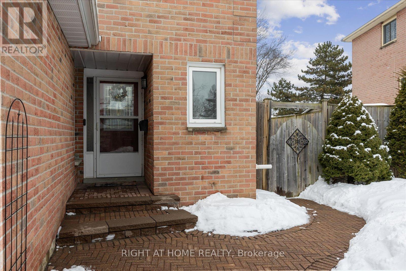 266 Rands Road, Ajax, Ontario  L1S 3Y5 - Photo 2 - E12833674