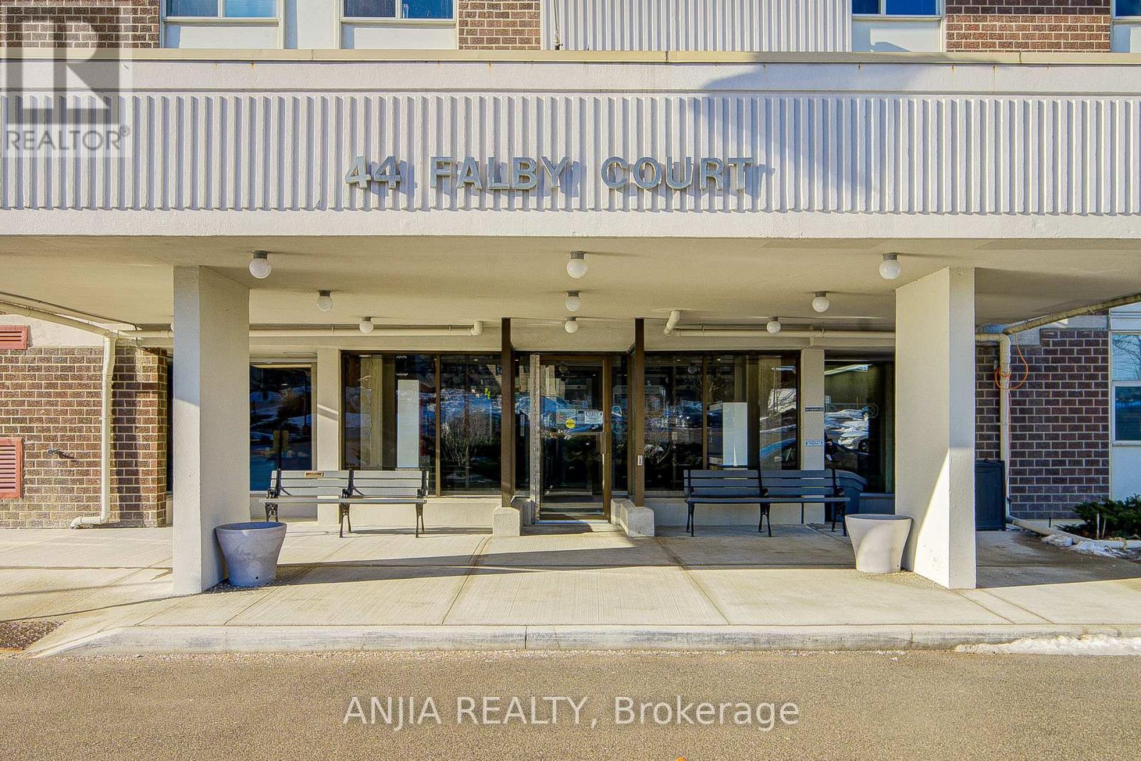 1011 - 44 Falby Court, Ajax (South East), Ontario  L1S 3L1 - Photo 4 - E12833710