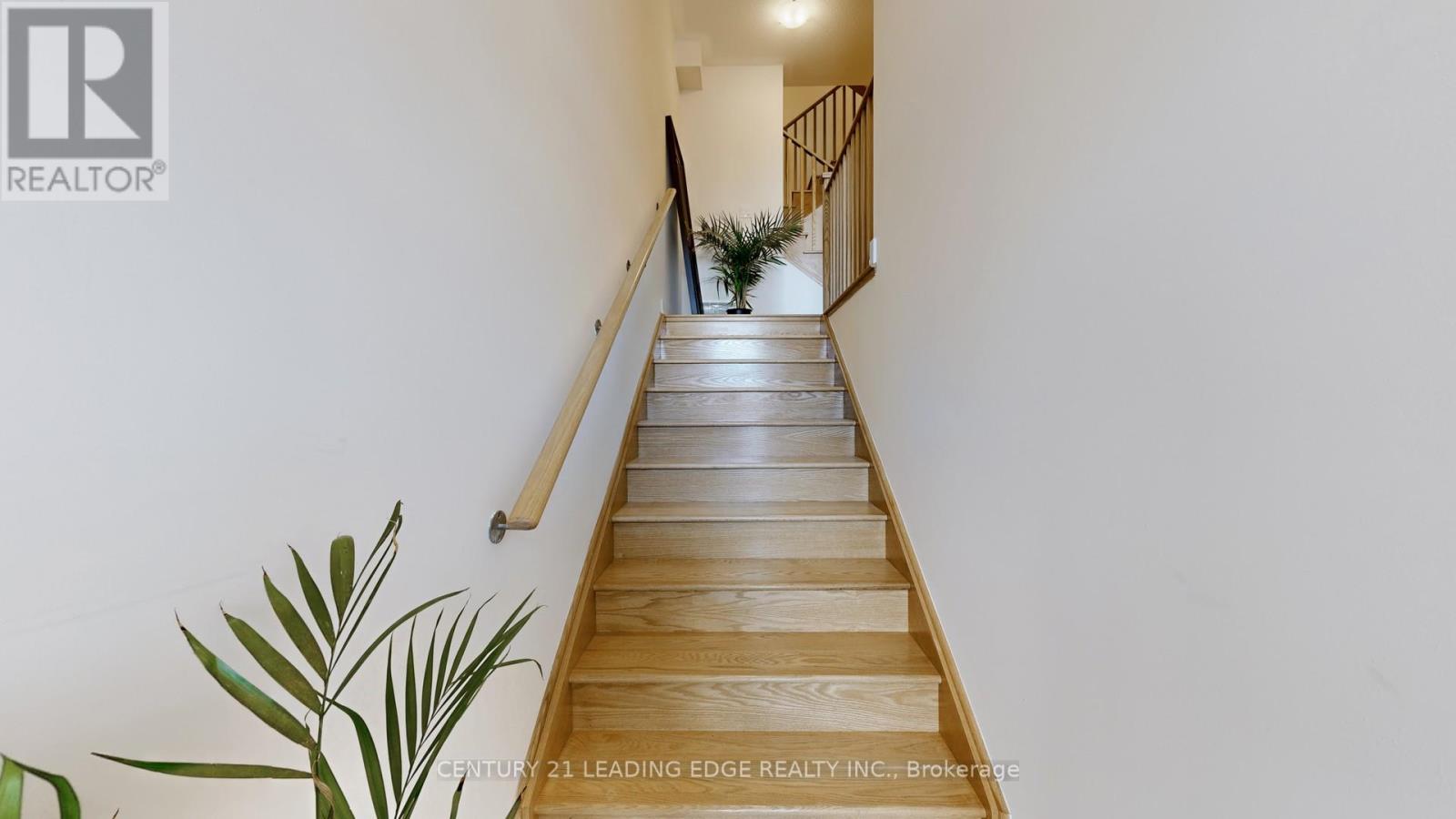 75 Mikayla Lane, Markham, Ontario  L6B 1R1 - Photo 4 - N12833508