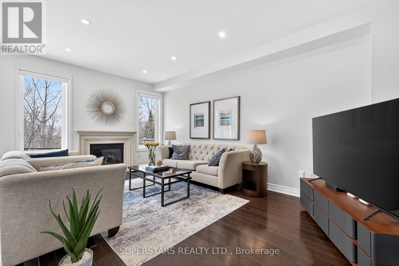 68 Albright Crescent, Richmond Hill, Ontario L4E 4Z4 - Photo 4 - N12833510