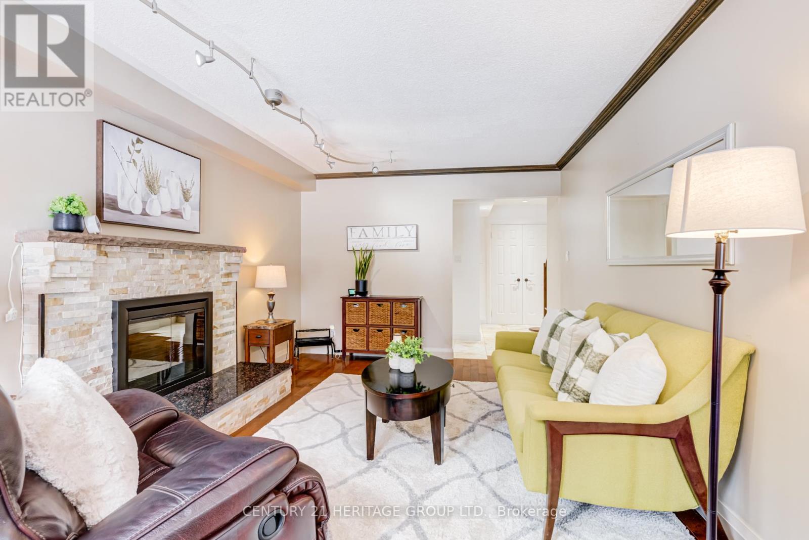 347 Alex Doner Drive, Newmarket (Glenway Estates), Ontario  L3X 1G1 - Photo 17 - N12833554