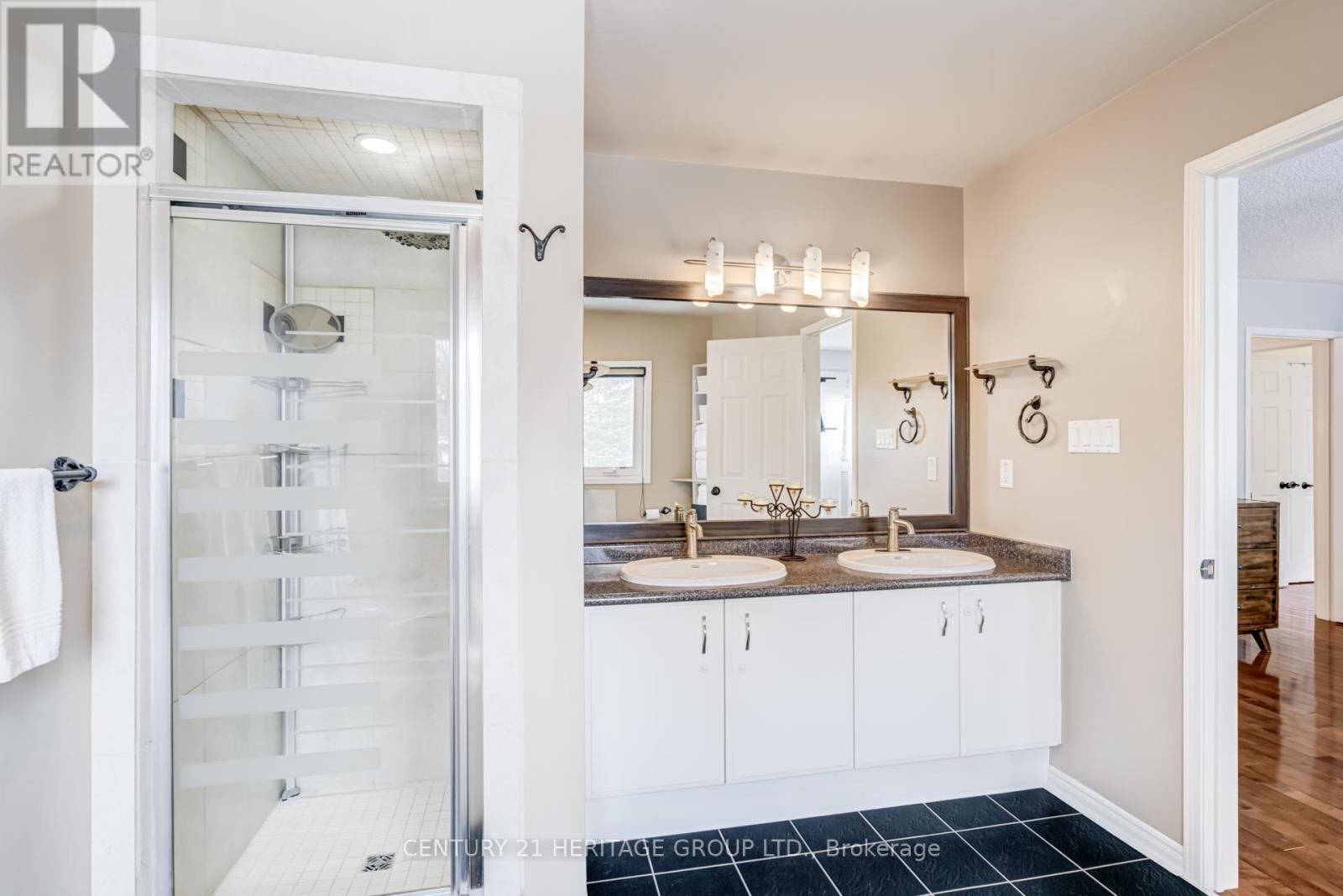 347 Alex Doner Drive, Newmarket (Glenway Estates), Ontario  L3X 1G1 - Photo 23 - N12833554