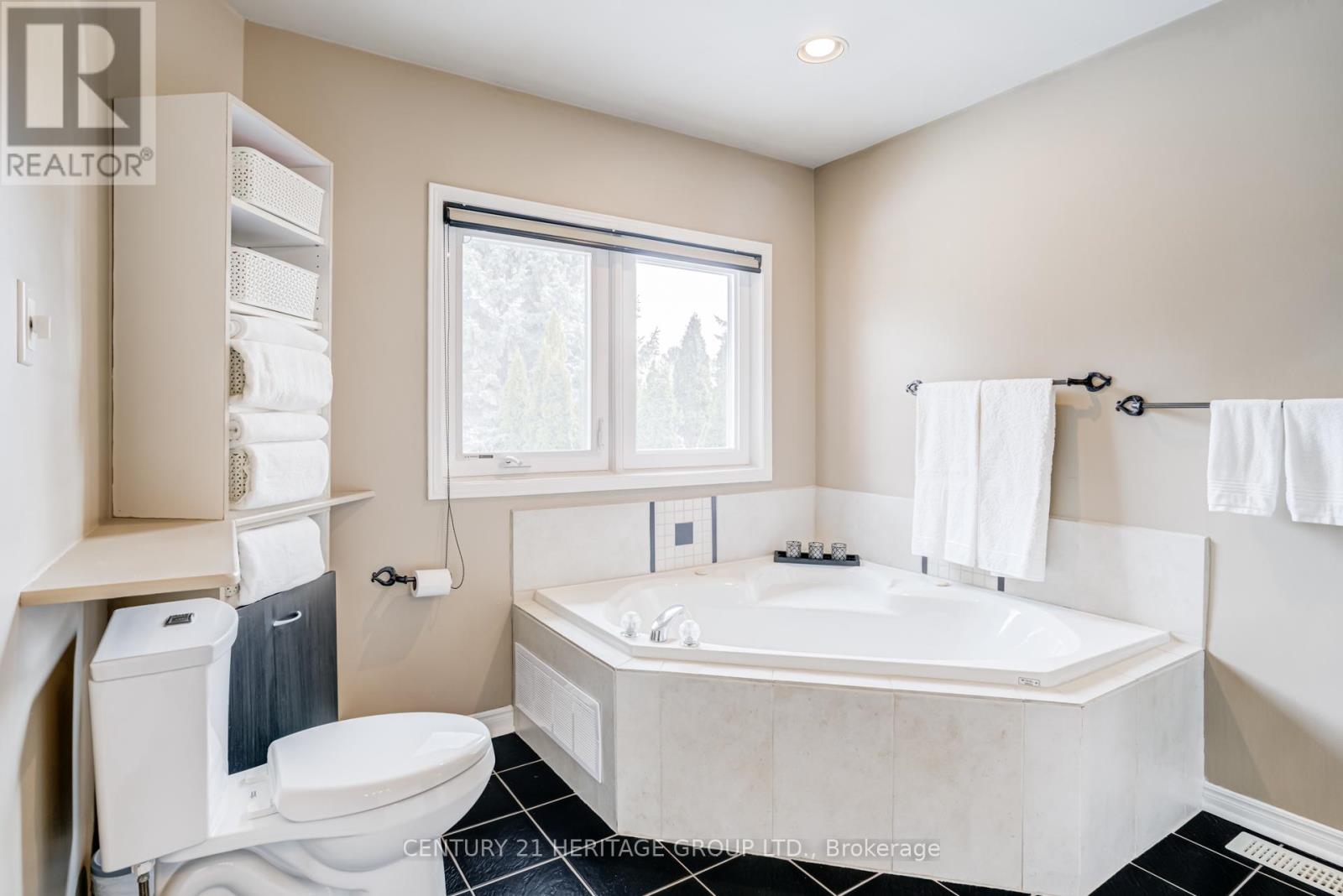 347 Alex Doner Drive, Newmarket (Glenway Estates), Ontario  L3X 1G1 - Photo 24 - N12833554