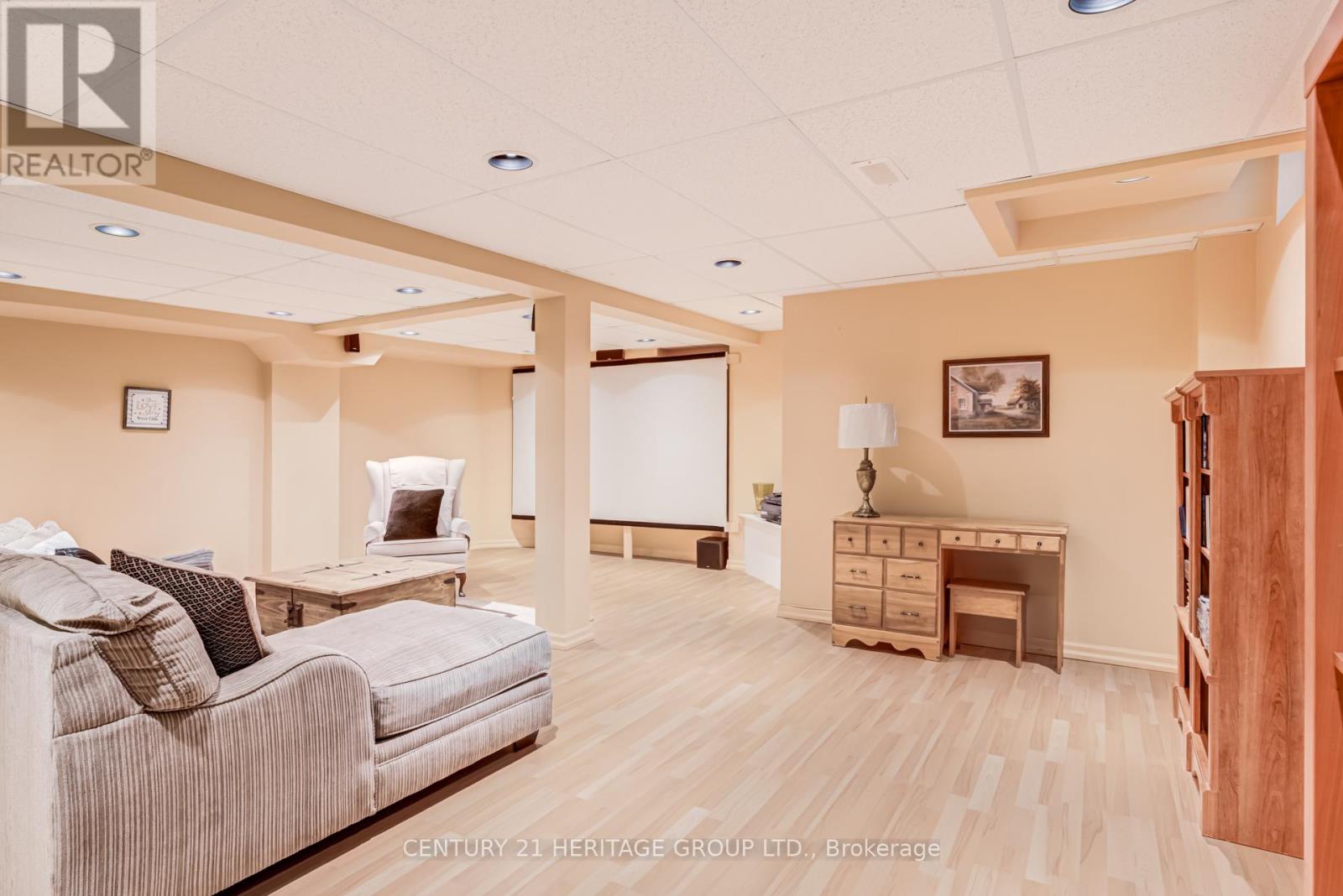 347 Alex Doner Drive, Newmarket (Glenway Estates), Ontario  L3X 1G1 - Photo 32 - N12833554