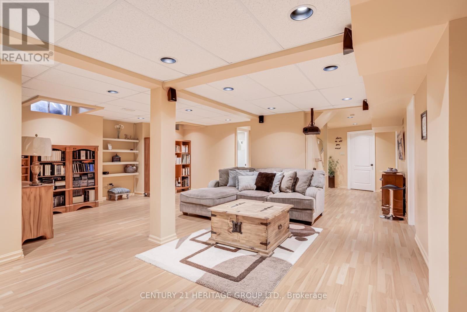 347 Alex Doner Drive, Newmarket (Glenway Estates), Ontario  L3X 1G1 - Photo 34 - N12833554