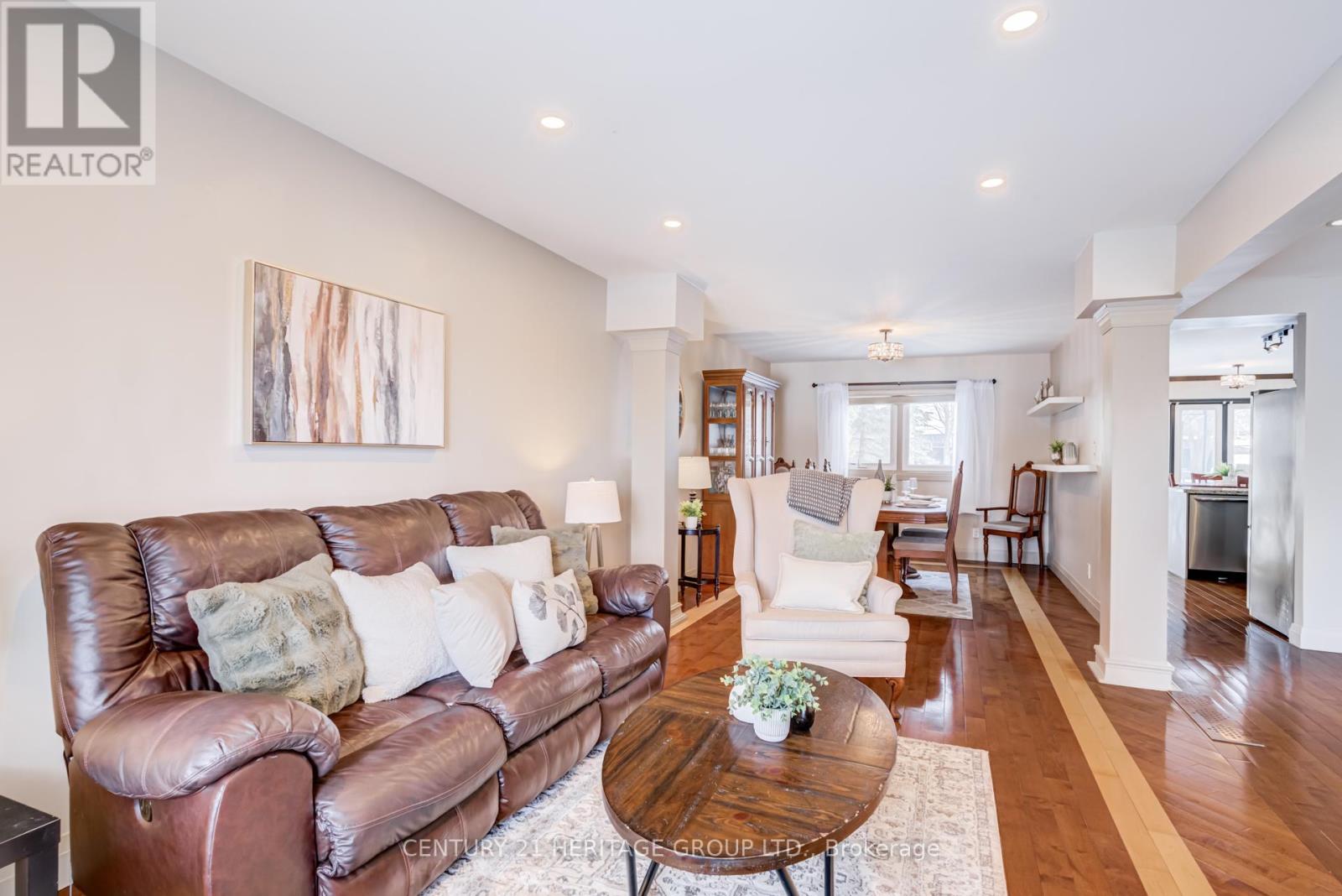 347 Alex Doner Drive, Newmarket (Glenway Estates), Ontario  L3X 1G1 - Photo 7 - N12833554