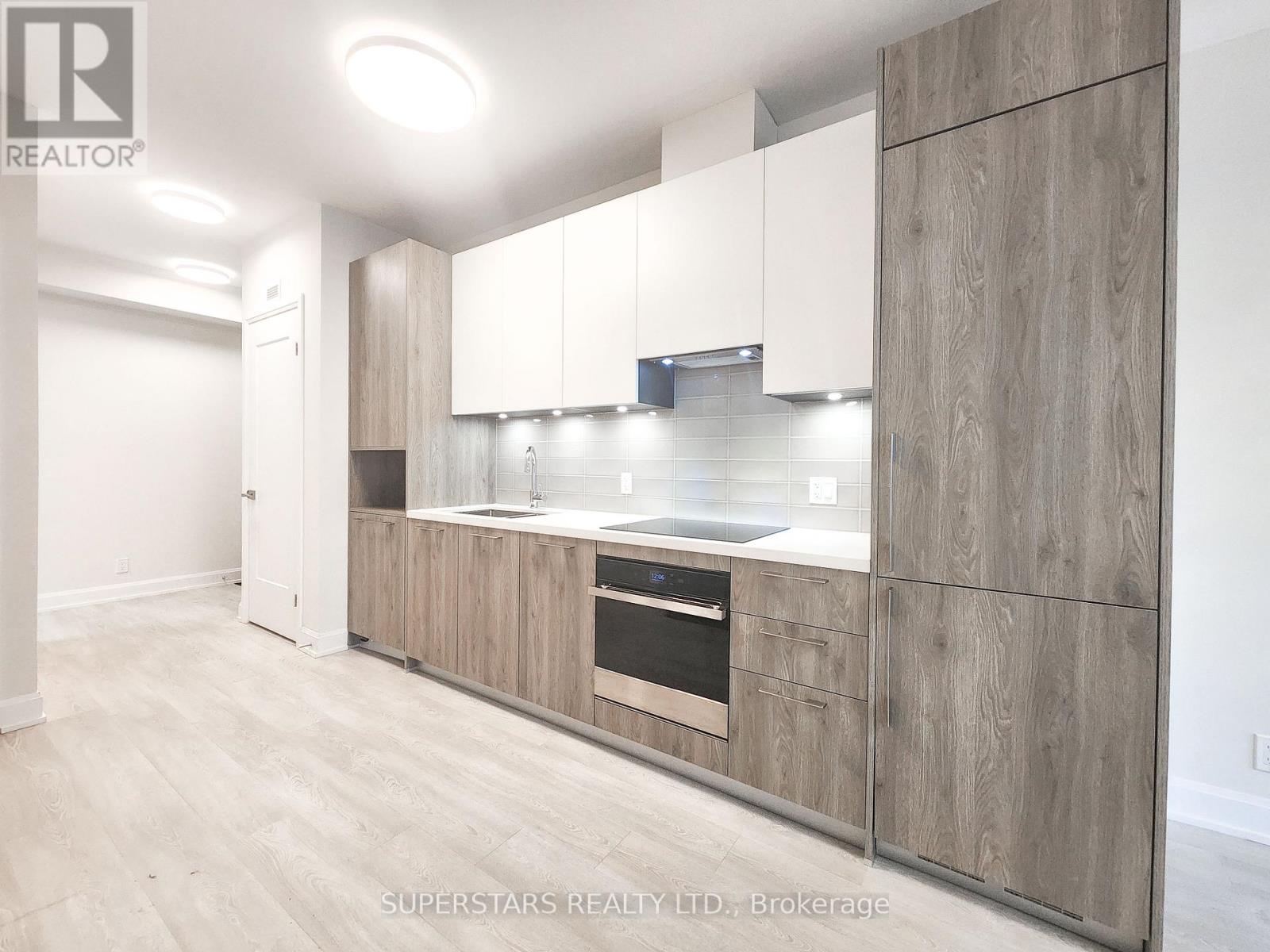 631 - 38 Water Walk Drive, Markham, Ontario  L3R 6M8 - Photo 2 - N12833602