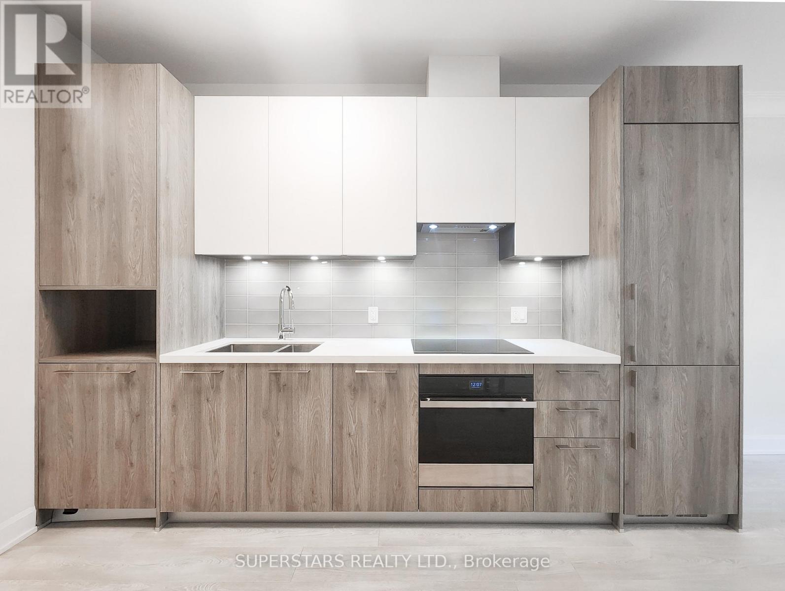 631 - 38 Water Walk Drive, Markham, Ontario  L3R 6M8 - Photo 4 - N12833602