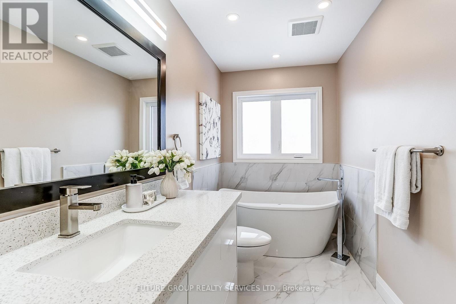 72 Camino Drive, Vaughan, Ontario  L6A 3W6 - Photo 30 - N12833622