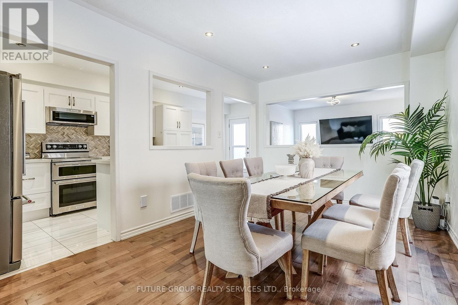 72 Camino Drive, Vaughan, Ontario  L6A 3W6 - Photo 8 - N12833622