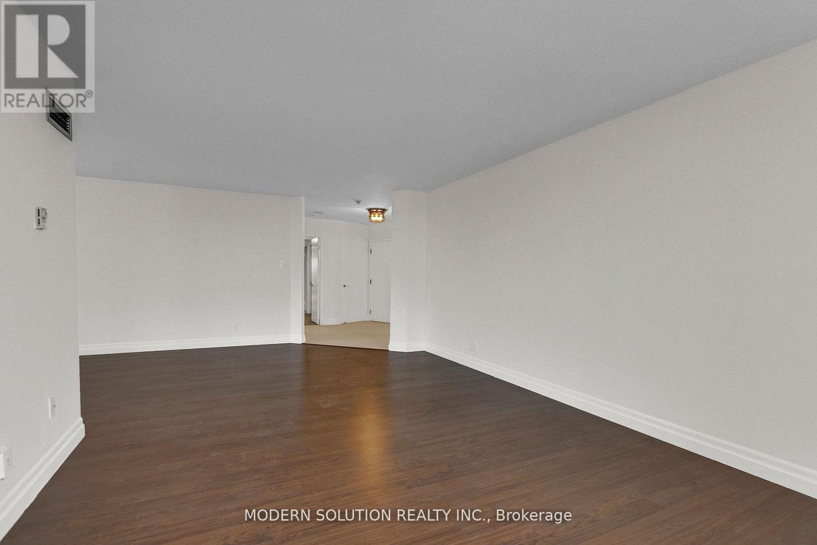 426 - 32 Clarissa Drive, Richmond Hill, Ontario  L4C 9R7 - Photo 12 - N12833652