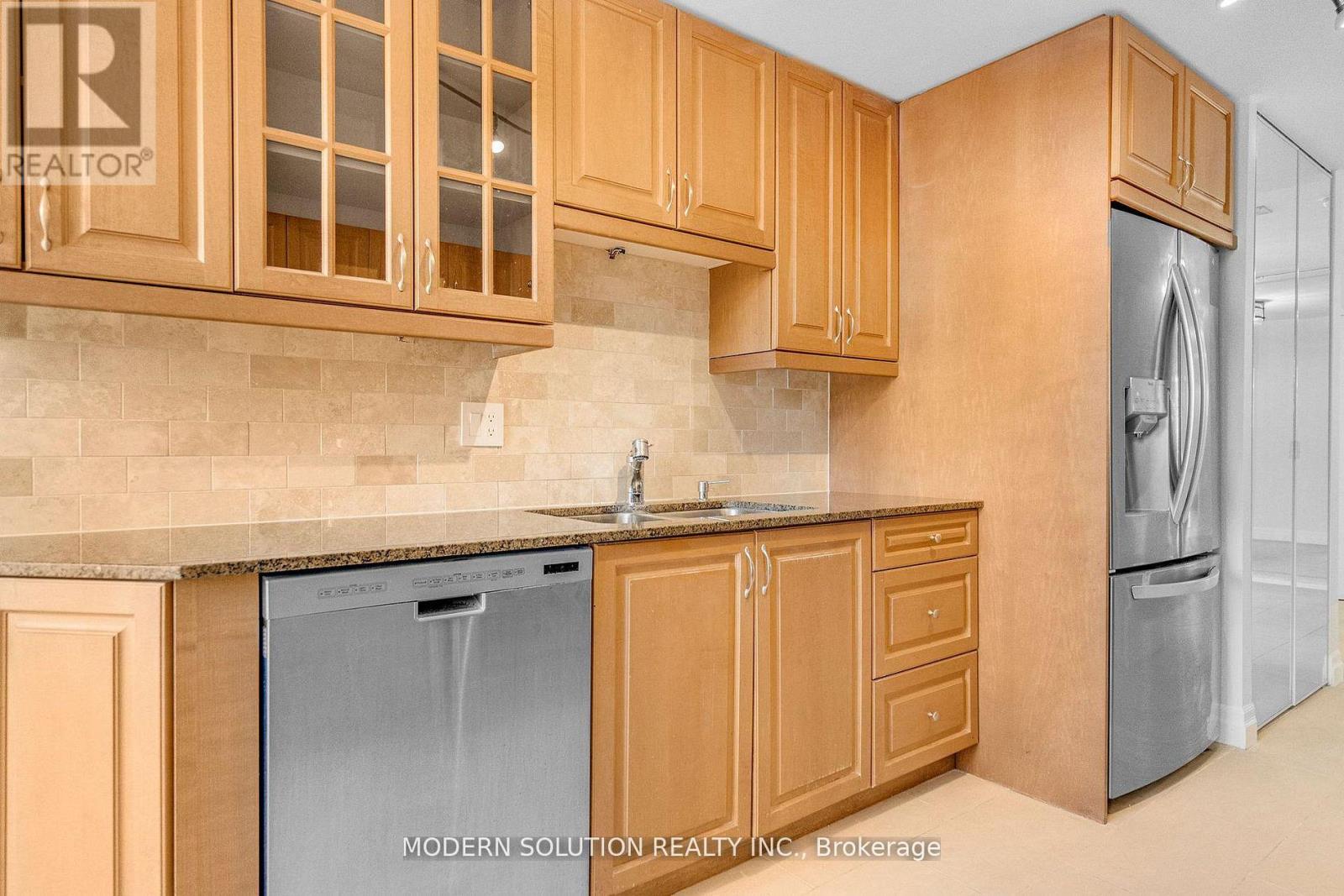 426 - 32 Clarissa Drive, Richmond Hill, Ontario  L4C 9R7 - Photo 21 - N12833652