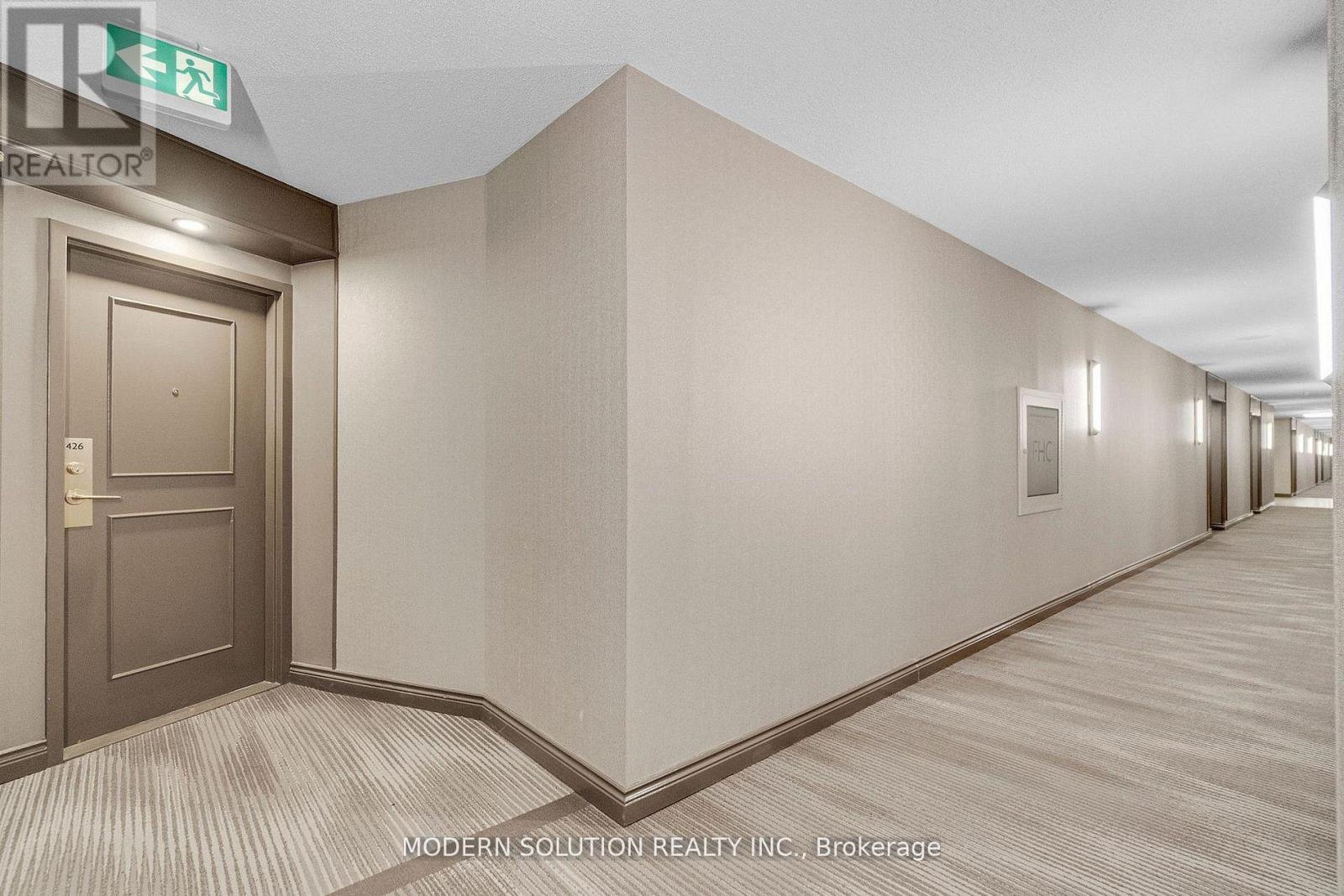 426 - 32 Clarissa Drive, Richmond Hill, Ontario  L4C 9R7 - Photo 6 - N12833652