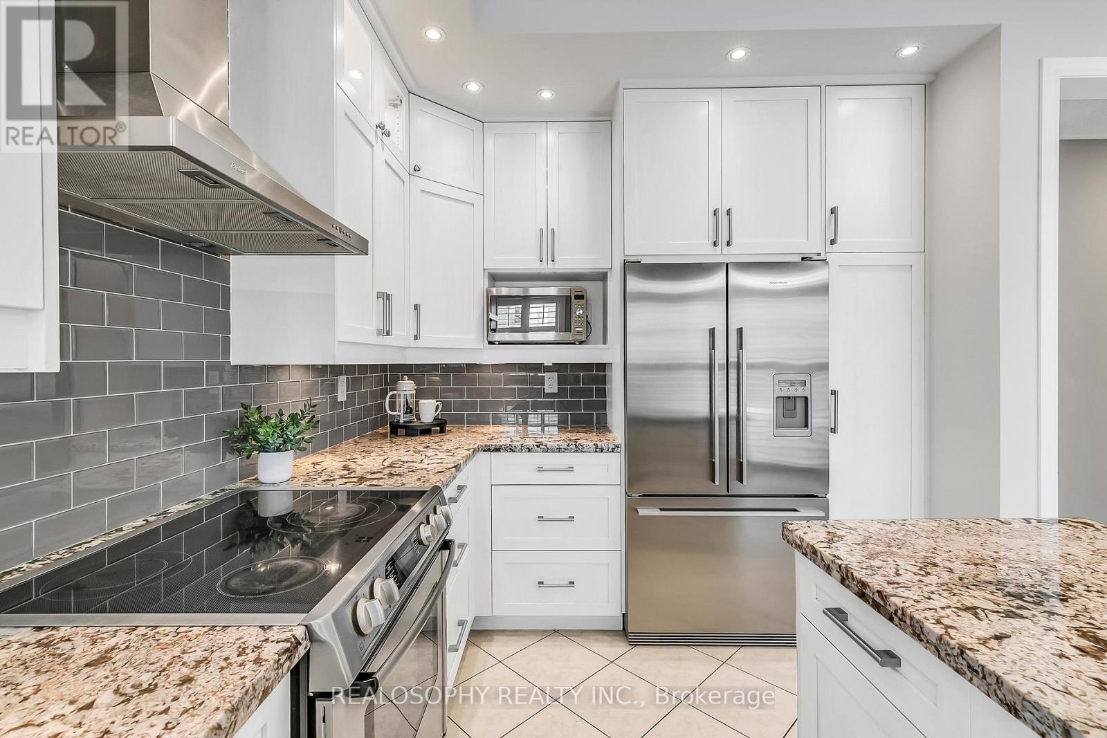 284 Bilbrough Street, Aurora, Ontario  L4G 7X5 - Photo 10 - N12833662