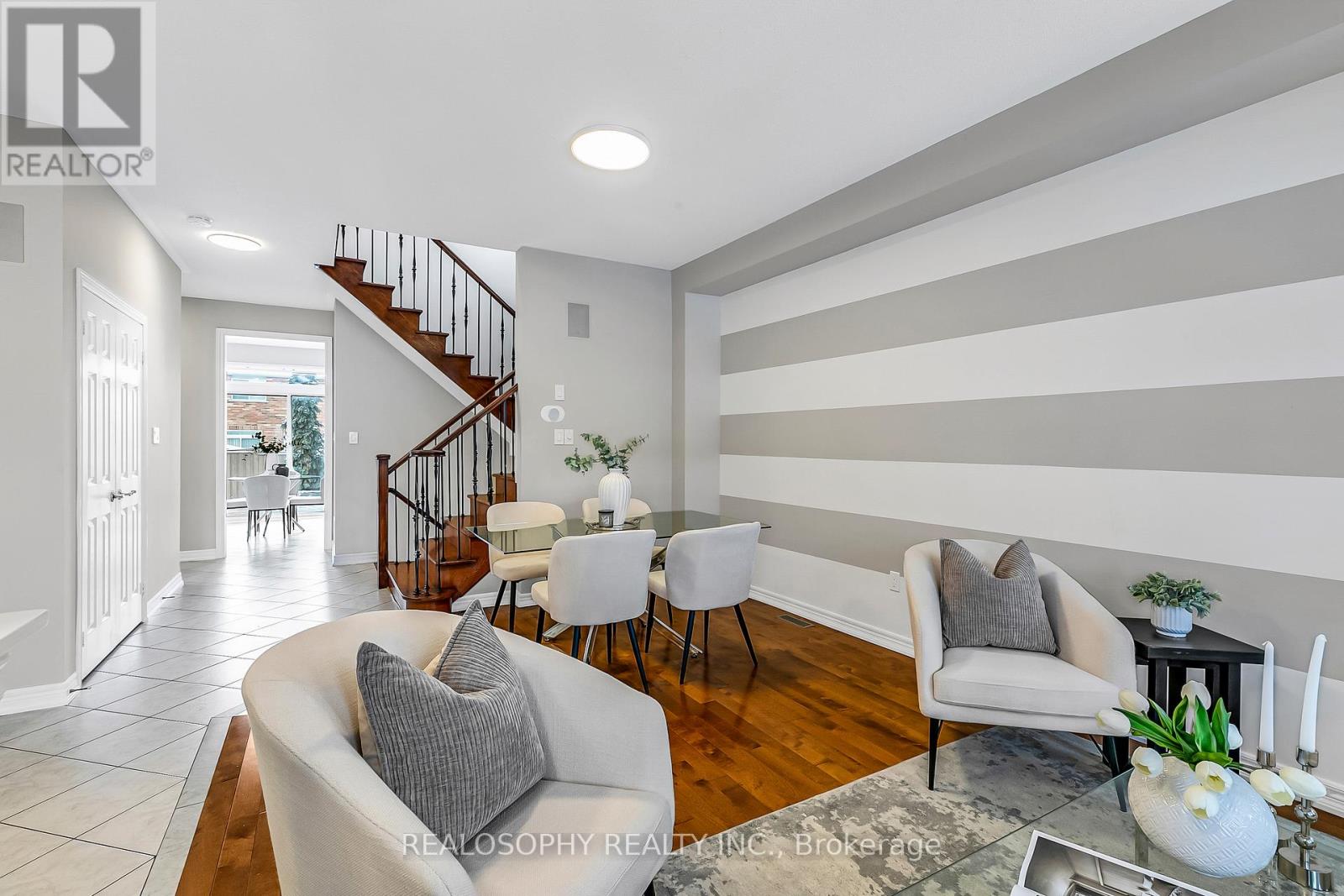 284 Bilbrough Street, Aurora, Ontario  L4G 7X5 - Photo 4 - N12833662