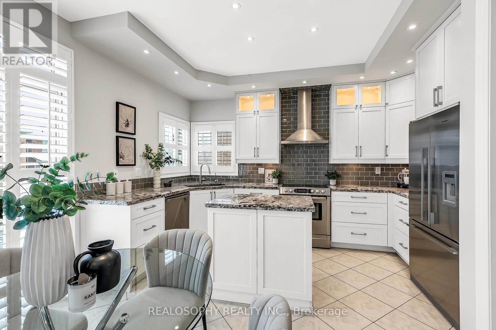 284 Bilbrough Street, Aurora, Ontario  L4G 7X5 - Photo 8 - N12833662