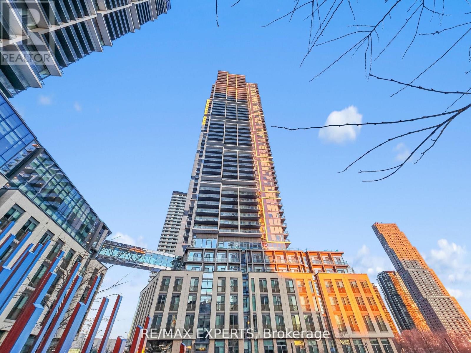 4701 - 7890 Jane Street, Vaughan, Ontario  L4K 0K9 - Photo 2 - N12833664