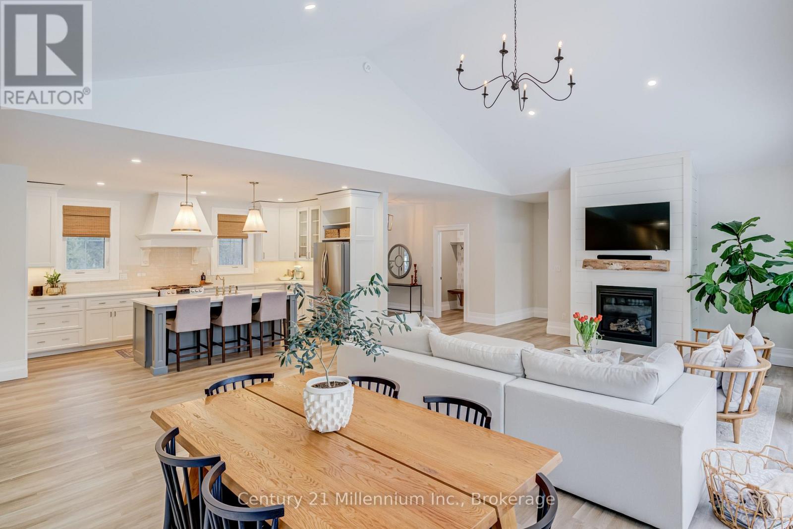 109 Grandore Street, Georgian Bluffs, Ontario N0H 2T0 - Photo 12 - X12833688