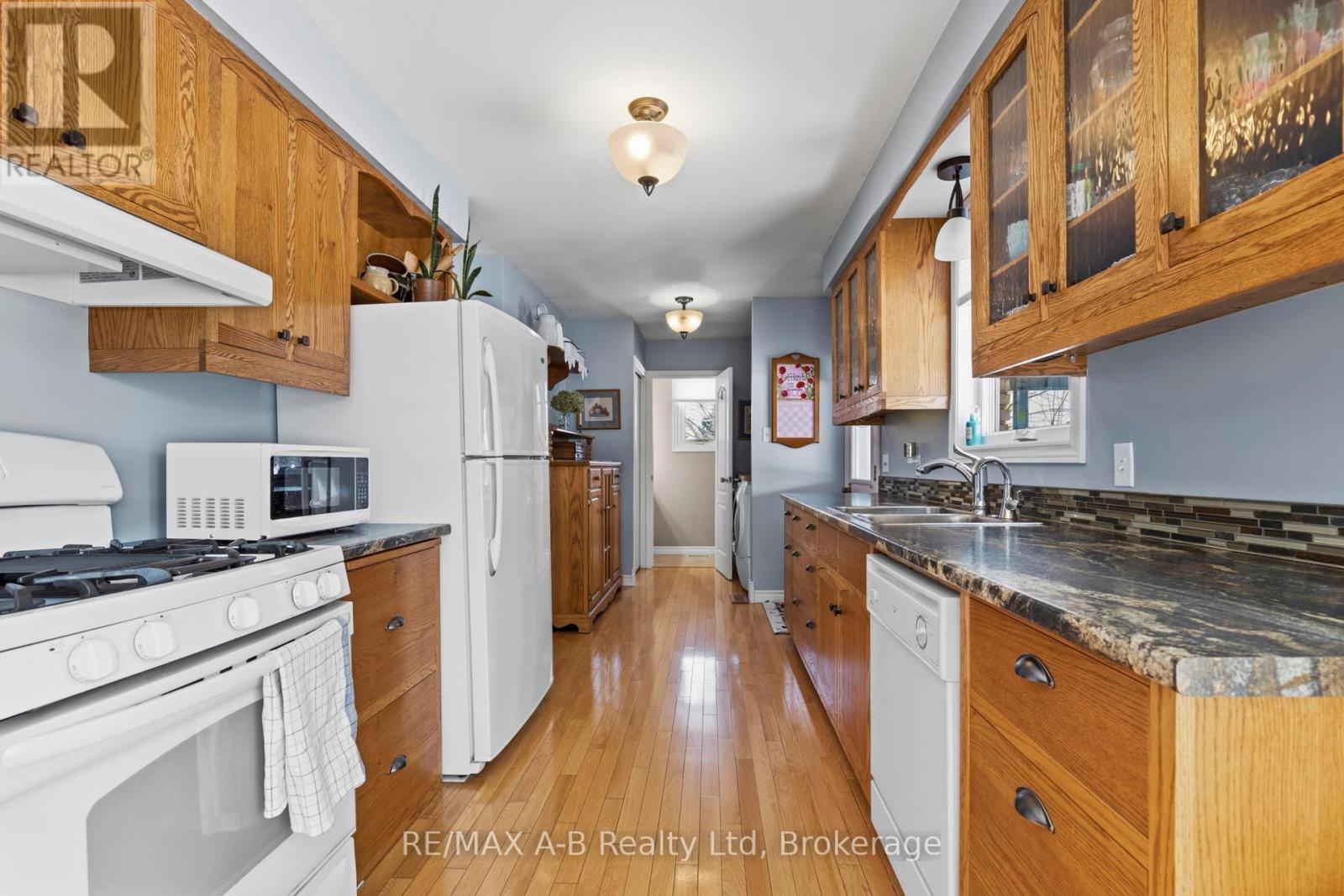 815 O'loane Avenue, Stratford, Ontario N5A 6S6 - Photo 15 - X12833820