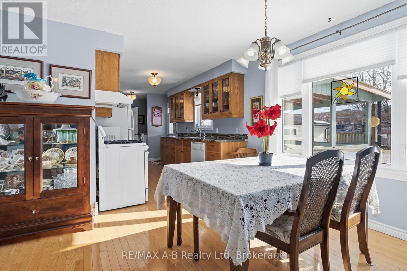 815 O'loane Avenue, Stratford, Ontario N5A 6S6 - Photo 8 - X12833820