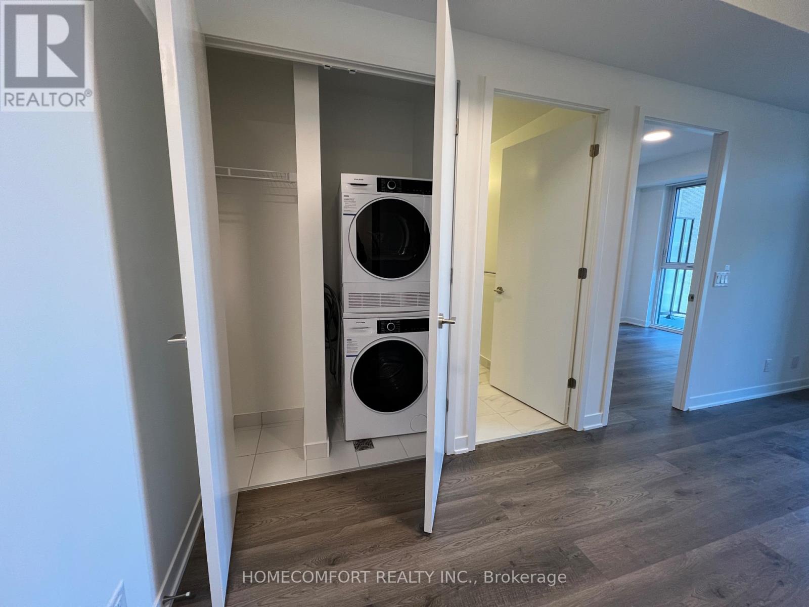 1601 - 180 Front Street E, Toronto, Ontario  M5A 0K9 - Photo 2 - C12832058