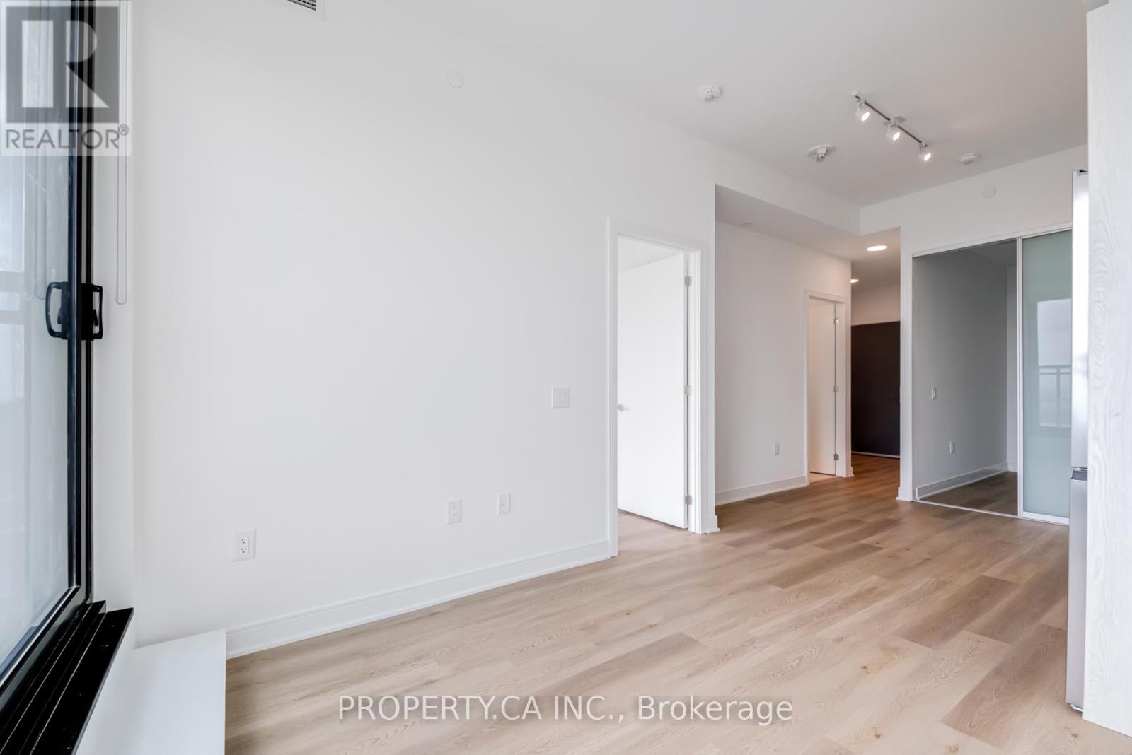 1705 - 86 Dundas Street E, Mississauga, Ontario  L5A 0B1 - Photo 4 - W12833500