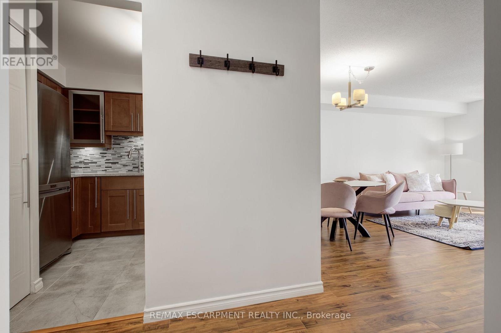 306 - 1270 Maple Crossing Boulevard, Burlington, Ontario  L7S 2J3 - Photo 9 - W12833502