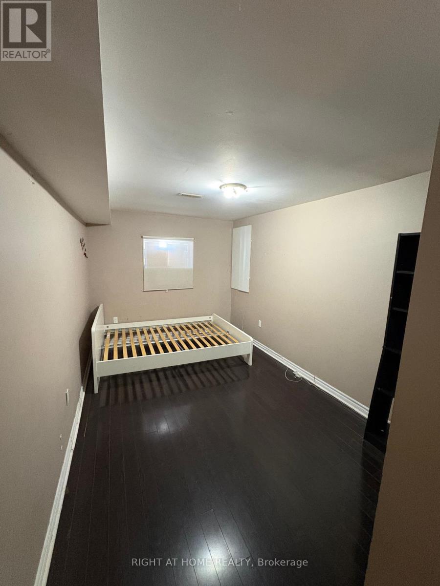 Bsmt - 5292 Longhouse Crescent, Mississauga, Ontario  L5R 3S4 - Photo 2 - W12833526