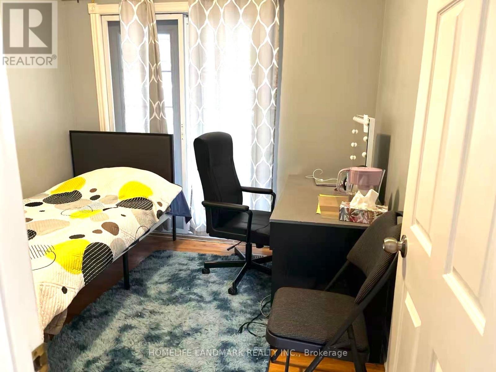 3498 Orion Crescent, Mississauga, Ontario  L5C 2H8 - Photo 2 - W12833540