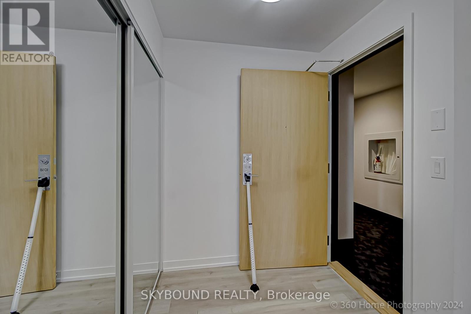 1018 - 2520 Eglinton Avenue W, Mississauga, Ontario  L5M 0Y4 - Photo 19 - W12833562