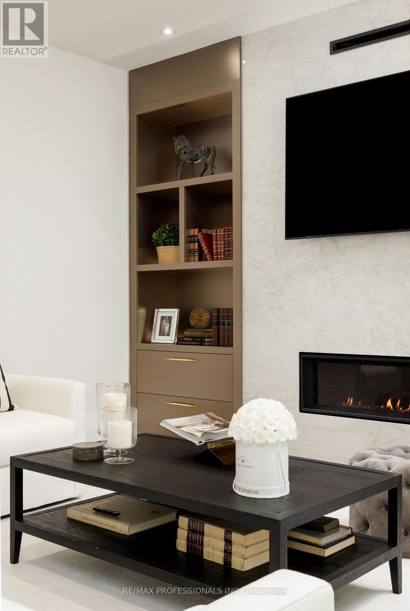 2b Fairway Road, Toronto, Ontario  M9A 5E9 - Photo 21 - W12833592