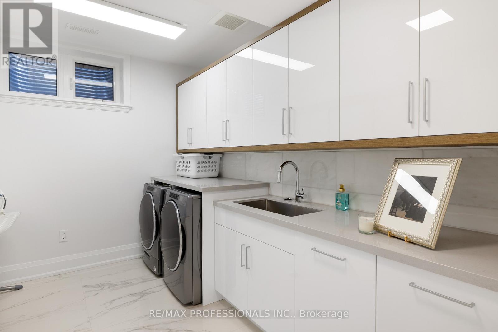 2b Fairway Road, Toronto, Ontario  M9A 5E9 - Photo 42 - W12833592