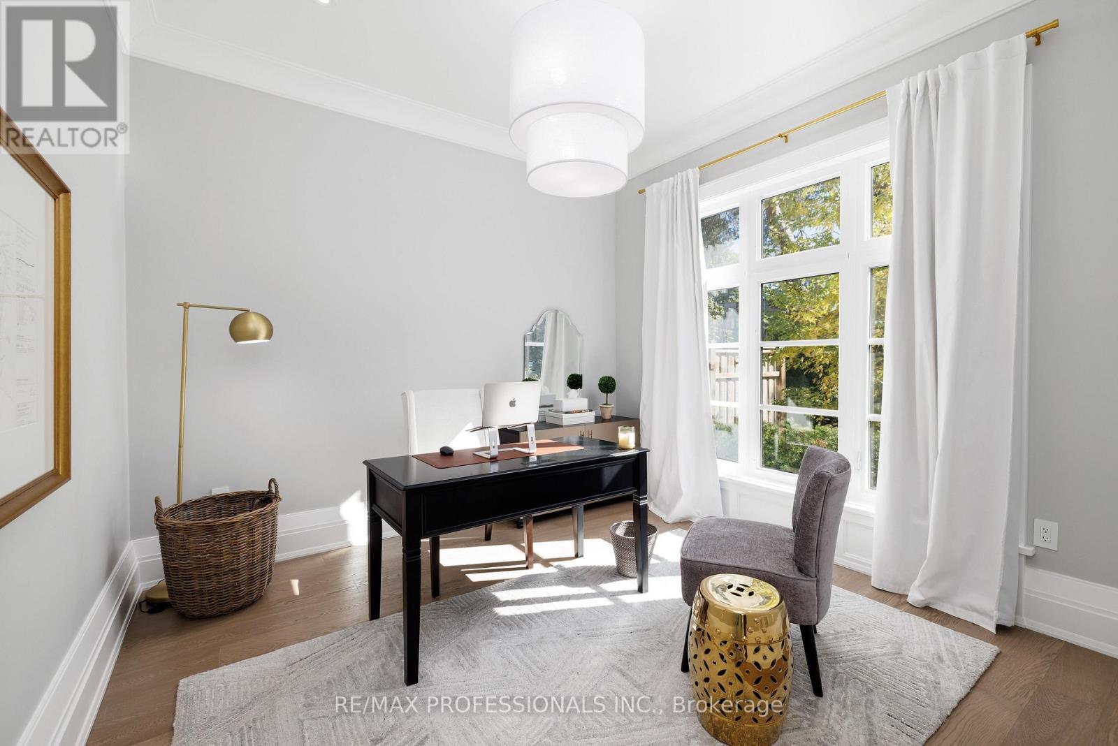 2b Fairway Road, Toronto, Ontario  M9A 5E9 - Photo 6 - W12833592