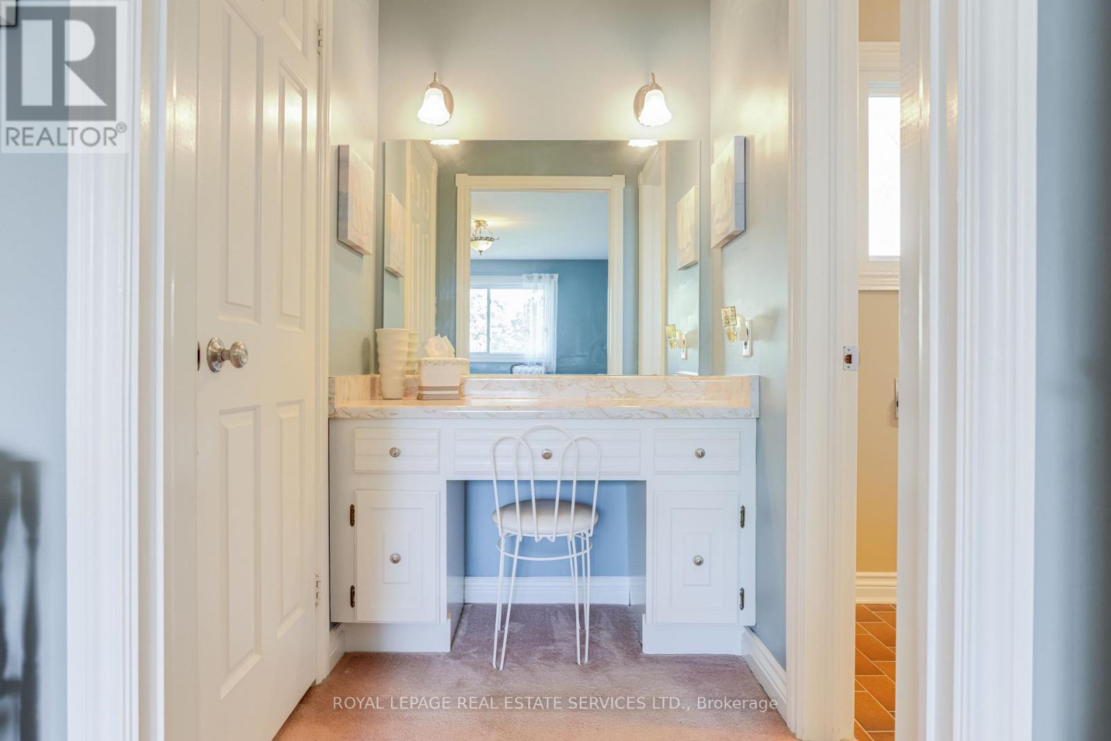 716 Cameron Court, Mississauga, Ontario  L5C 3B9 - Photo 18 - W12833596