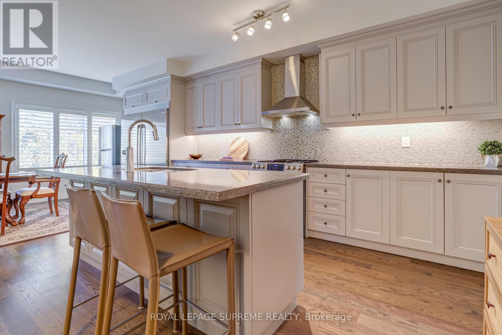 53 Dryden Way, Toronto, Ontario  M9R 0B2 - Photo 10 - W12833598