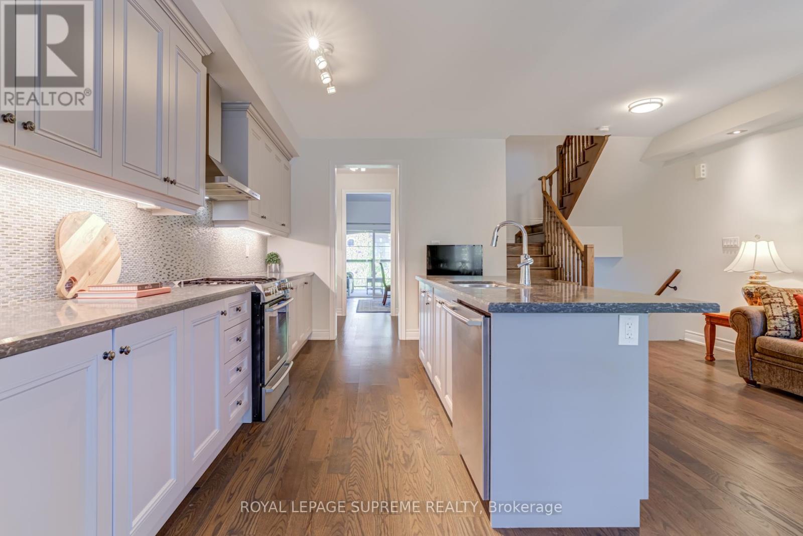 53 Dryden Way, Toronto, Ontario  M9R 0B2 - Photo 13 - W12833598