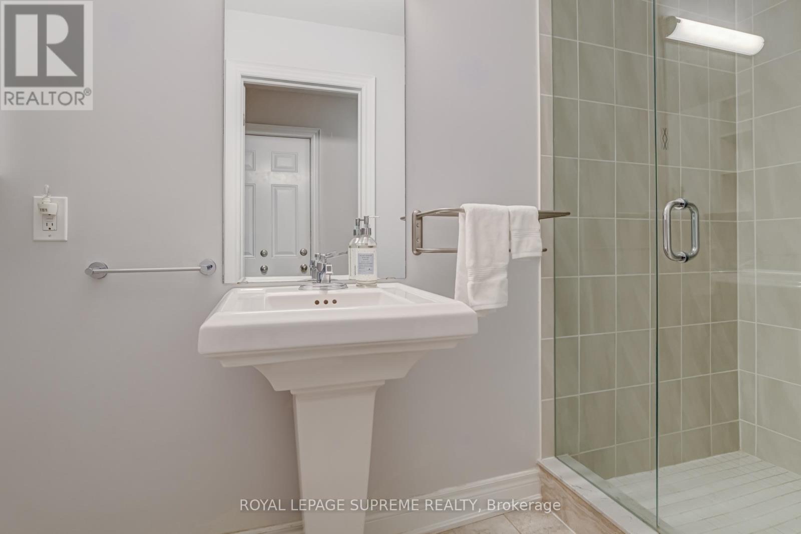 53 Dryden Way, Toronto, Ontario  M9R 0B2 - Photo 39 - W12833598