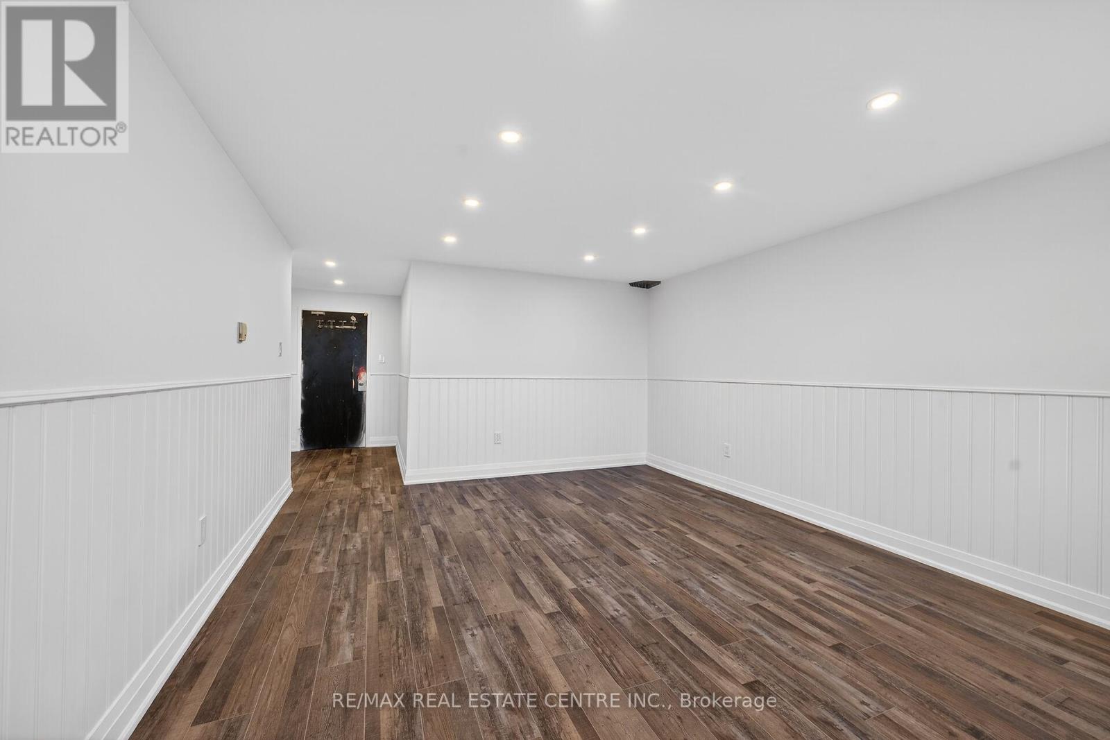 702 - 212 Kerr Street, Oakville, Ontario  L6K 3B1 - Photo 11 - W12833600