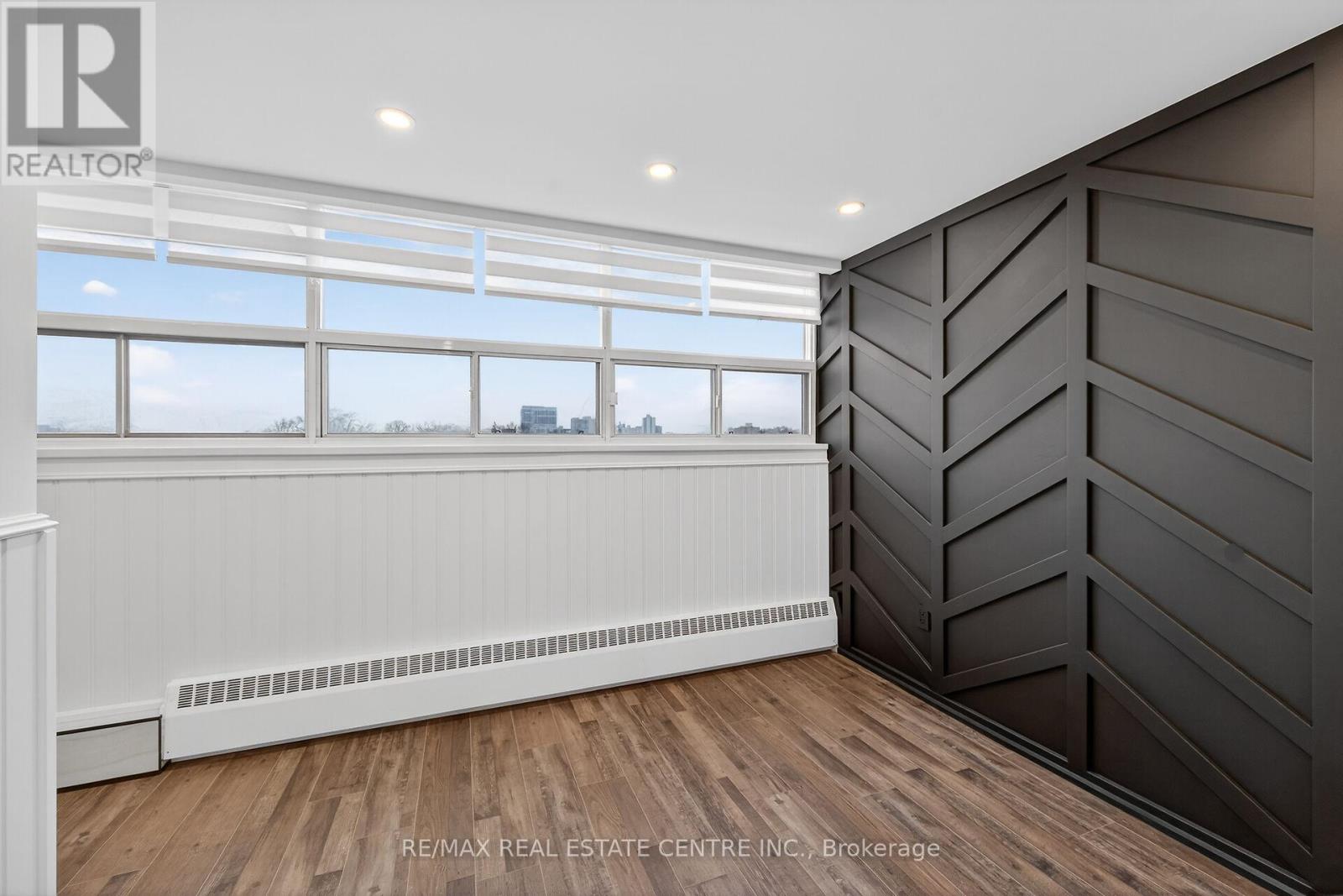 702 - 212 Kerr Street, Oakville, Ontario  L6K 3B1 - Photo 14 - W12833600