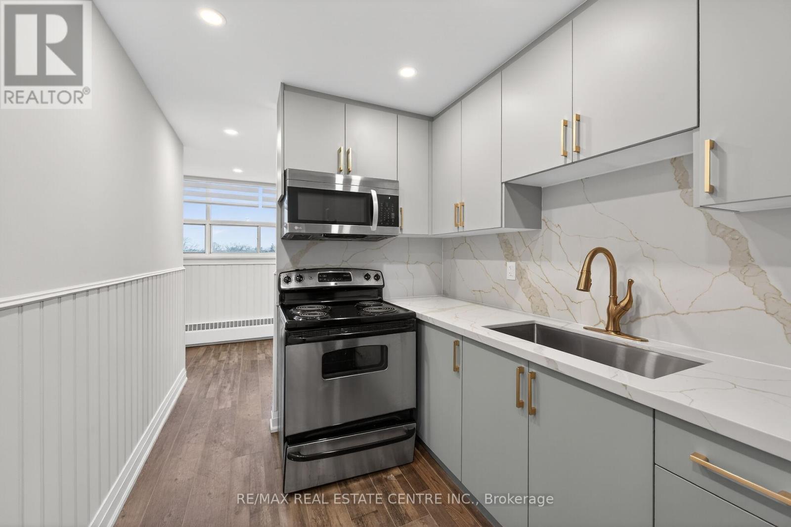 702 - 212 Kerr Street, Oakville, Ontario  L6K 3B1 - Photo 19 - W12833600