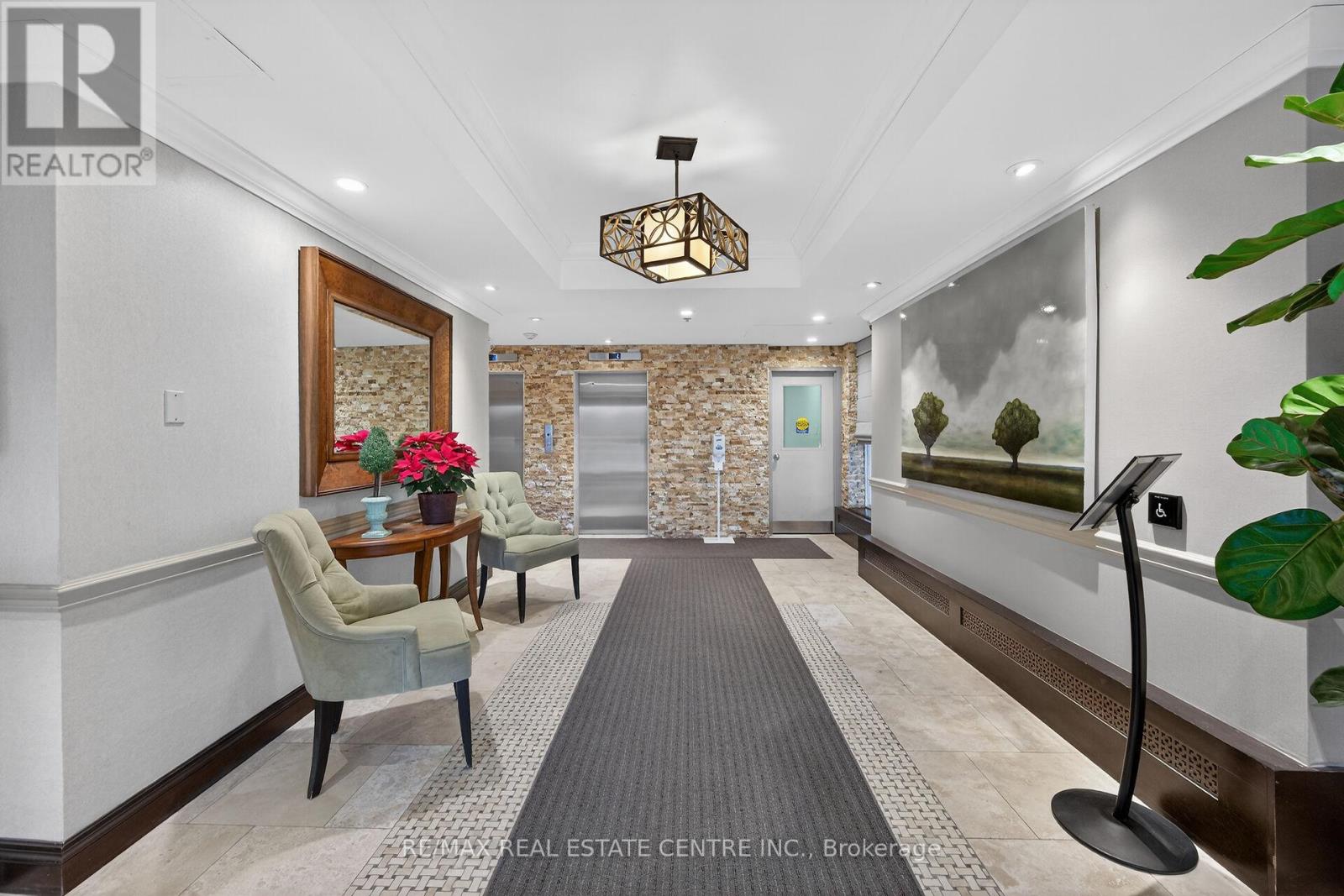 702 - 212 Kerr Street, Oakville, Ontario  L6K 3B1 - Photo 31 - W12833600